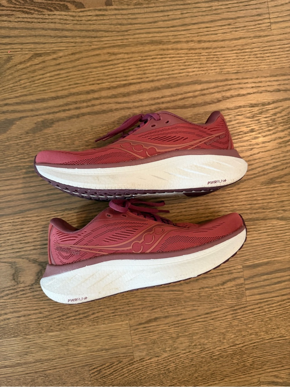 Saucony Ride 18 Women's Burgundy/Maroon Running Shoes